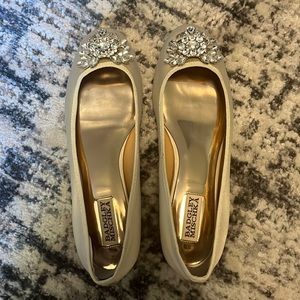 Badgley Mischka Bianca Embellished Flat - size 8